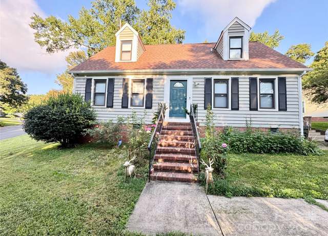 Property at 10301 Stornoway Ct, Mint Hill, NC 28227, 4 beds, 2 baths