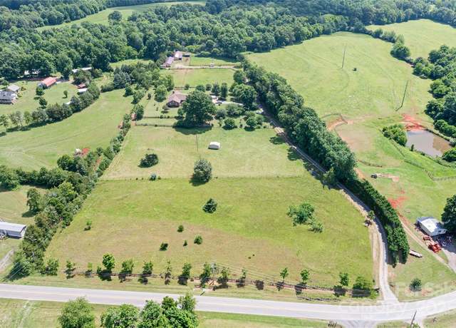 Property at 4026 Biggerstaff Rd, Maiden, NC 28650, 3 beds, 2.5 baths