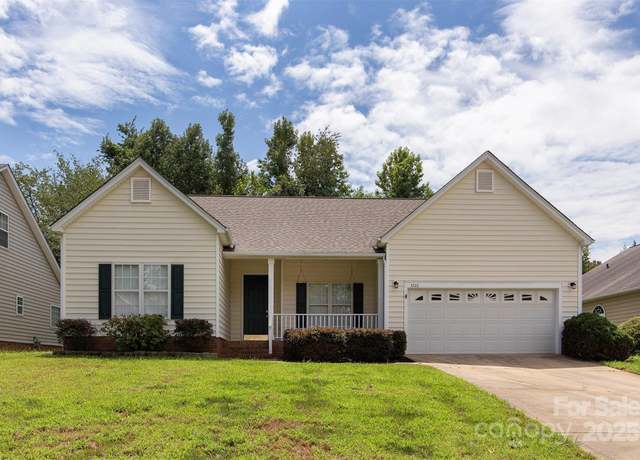 Property at 4722 Lone Tree Ct, Charlotte, NC 28269, 3 beds, 2 baths