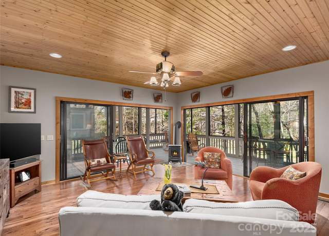 Property at 150 Cove Loop Rd, Hendersonville, NC 28739, 2 beds, 2 baths