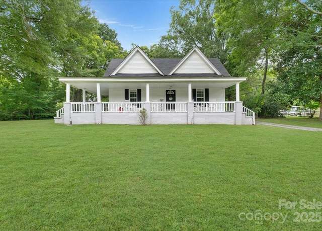 Property at 1423 Modena St, Gastonia, NC 28054, 4 beds, 2.5 baths