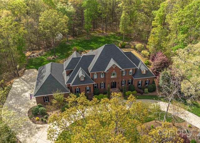 Property at 9723 Sedgefield Dr, Waxhaw, NC 28173, 5 beds, 6 baths