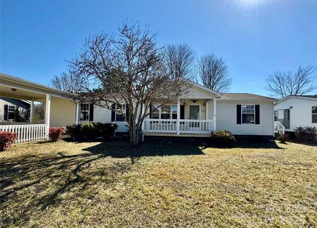 Property at 436 Riverwind Dr, Hendersonville, NC 28739, 3 beds, 2 baths
