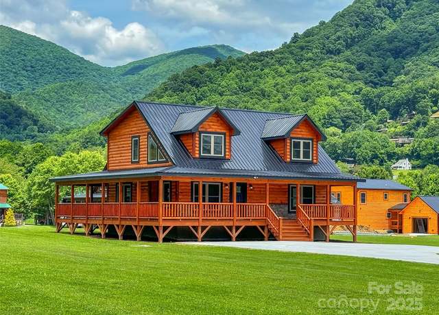 Property at 21 Kennerly Cv, Maggie Valley, NC 28751, 3 beds, 2 baths