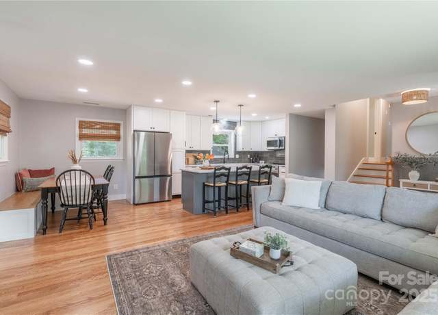 Property at 2009 Edgewater Dr, Charlotte, NC 28210, 3 beds, 1.5 baths