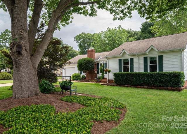 Property at 2618 Cherokee Ct, Gastonia, NC 28056, 3 beds, 2 baths
