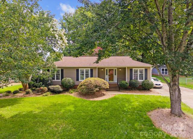 Property at 2624 Castlewood Dr, Gastonia, NC 28056, 3 beds, 2 baths