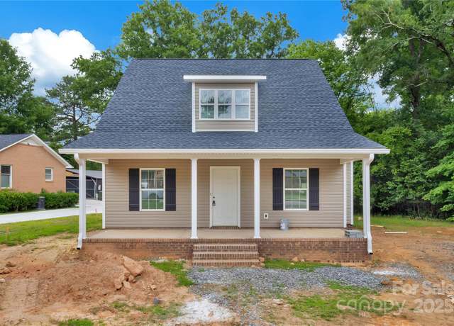 Property at 1323 Christopher Cir, Rock Hill, SC 29730, 4 beds, 2.5 baths