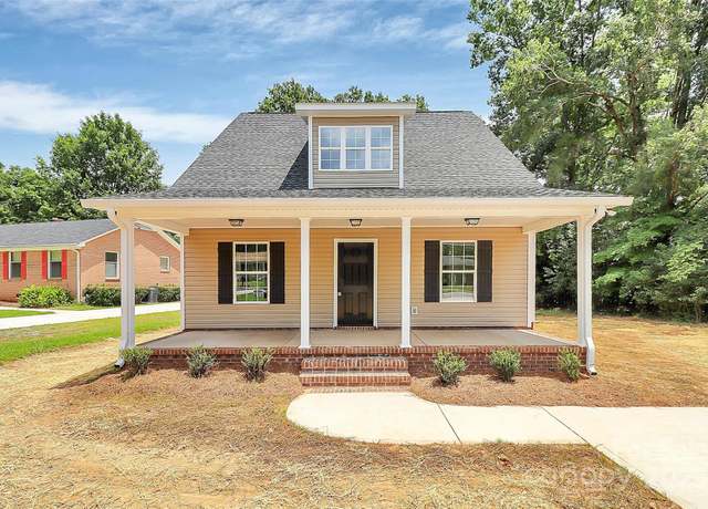 Property at 1323 Christopher Cir, Rock Hill, SC 29730, 4 beds, 2.5 baths