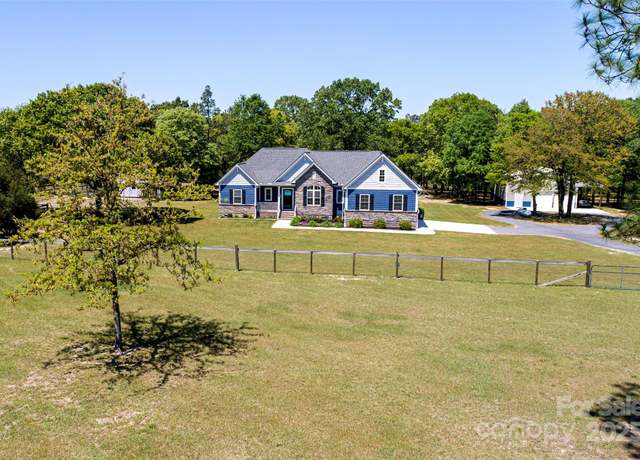 Property at 340 Hound Hollow Rd, Camden, SC 29020, 3 beds, 2 baths
