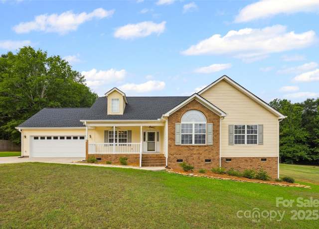 Property at 1961 Williford Woods Ln, Rock Hill, SC 29730, 3 beds, 2 baths