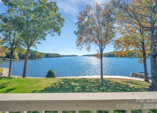 Property at 80 Toxaway Shores None #9, Lake Toxaway, NC 28747, 2 beds, 2.5 baths