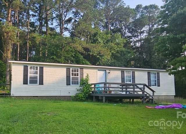 Property at 618 Dashland Dr, Fayetteville, NC 28303, 3 beds, 2.5 baths
