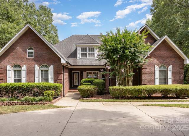 Property at 5619 Weddington Rd, Concord, NC 28027, 5 beds, 3 baths