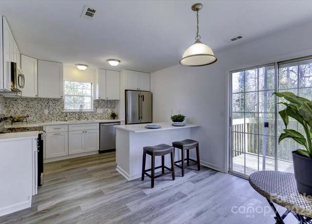 Property at 6411 Windsor Gate Ln, Charlotte, NC 28215, 3 beds, 2 baths