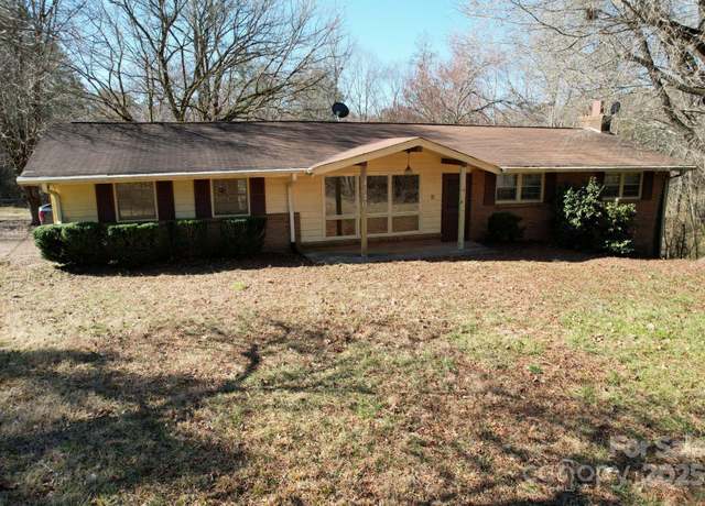 Property at 4730 16th Street Dr NE, Hickory, NC 28602, 3 beds, 1.5 baths