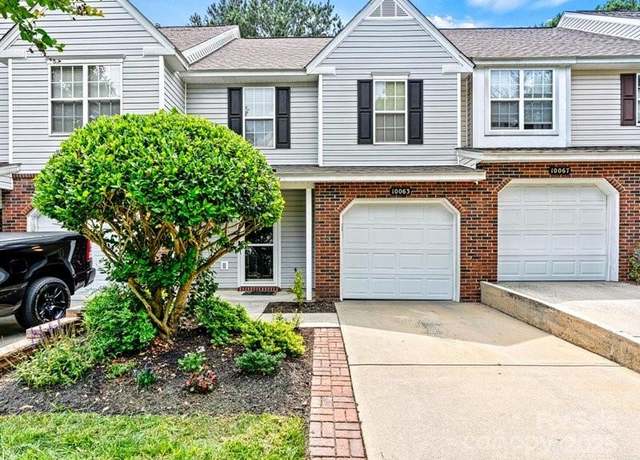 Property at 10063 Reindeer Way Ln, Charlotte, NC 28216, 2 beds, 2.5 baths