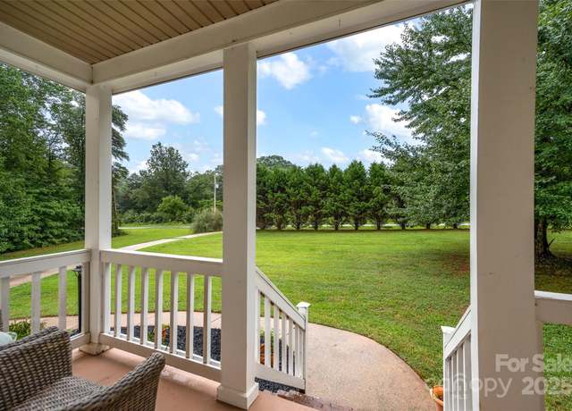 Property at 165 Larue Cir, Statesville, NC 28625, 4 beds, 3 baths