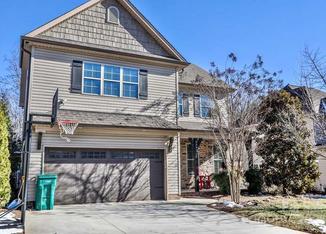 Property at 2992 Cameron Village Ct, Winston Salem, NC 27103, 3 beds, 2.5 baths