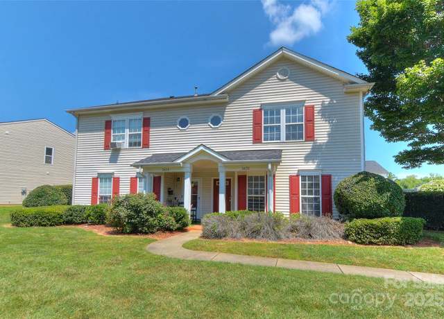 Property at 3835 Mohawk Ct, Charlotte, NC 28215, 2 beds, 2.5 baths