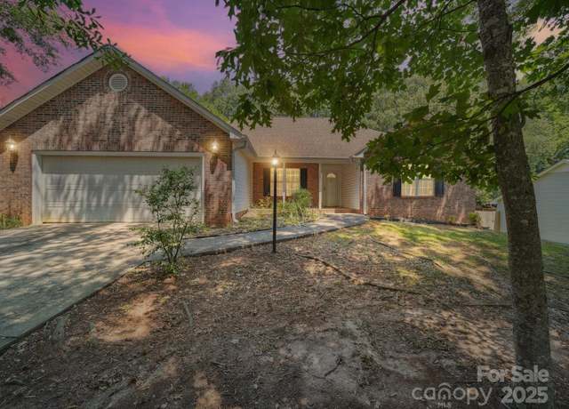 Property at 129 Brookshire Dr, Fort Mill, SC 29715, 4 beds, 2 baths