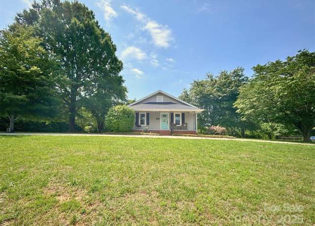 Property at 329 Highland Dr, Lincolnton, NC 28092, 3 beds, 2 baths