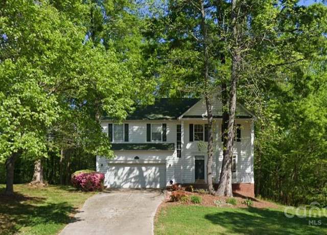 Property at 8731 Woodhill Manor Ct, Charlotte, NC 28215, 3 beds, 2.5 baths