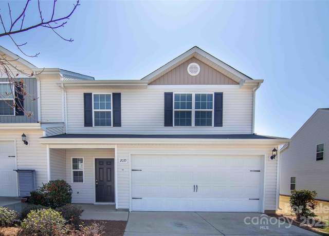 Property at 2035 Talbert Ct, Charlotte, NC 28214, 4 beds, 2.5 baths