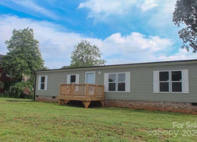 Property at 3925 Taylorsville Hwy, Statesville, NC 28625, 4 beds, 2 baths