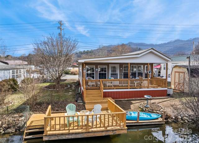 Property at 312 Mallard Loop, Waynesville, NC 28785, 1 bed, 2 baths