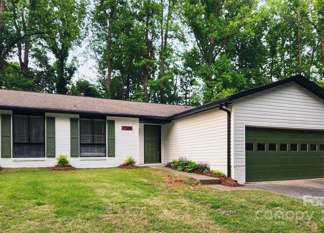 Property at 7228 Rollingridge Dr, Charlotte, NC 28211, 3 beds, 2 baths
