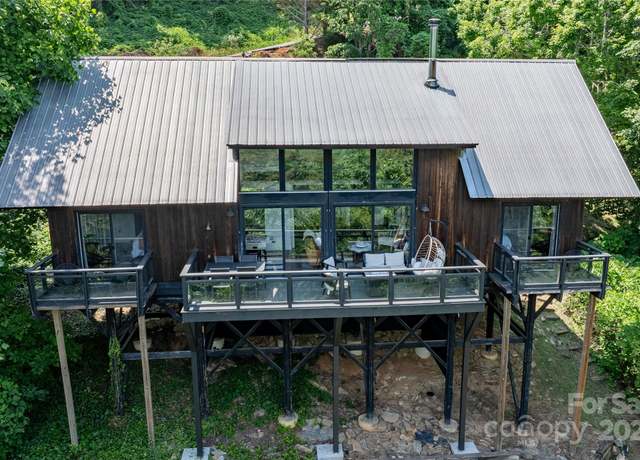 Property at 126 North Ridge Dr, Marion, NC 28752, 2 beds, 2.5 baths