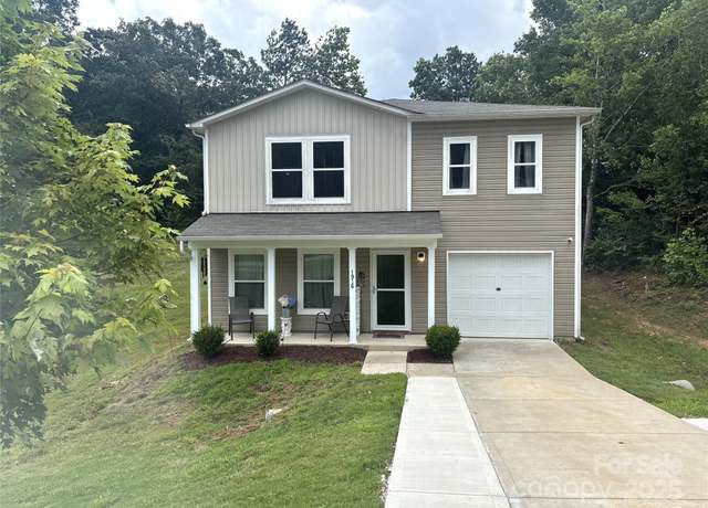 Property at 1916 Country Way, Hickory, NC 28601, 4 beds, 3 baths