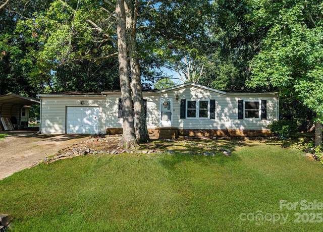 Property at 3411 Stony Brook Cir, Newton, NC 28658, 2 beds, 2 baths