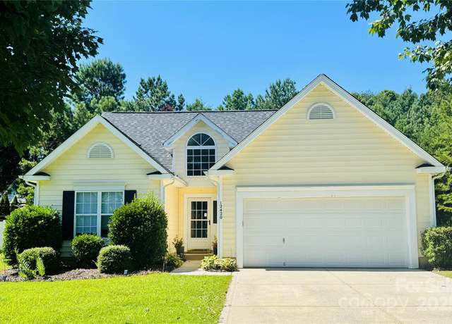 Property at 12420 Bravington Rd, Huntersville, NC 28078, 3 beds, 2 baths
