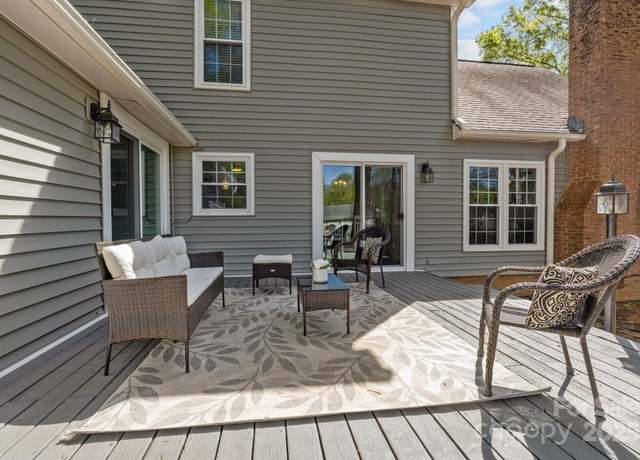 Property at 2439 Heathershire Ln, Matthews, NC 28105, 5 beds, 3 baths