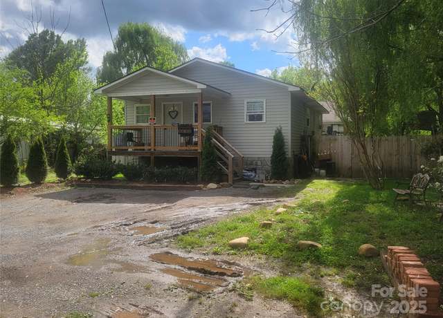 Property at 67 First St, Waynesville, NC 28786, 3 beds, 2 baths