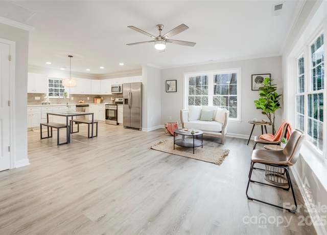 Property at 62 Leisure Ln, Maggie Valley, NC 28751, 2 beds, 2 baths