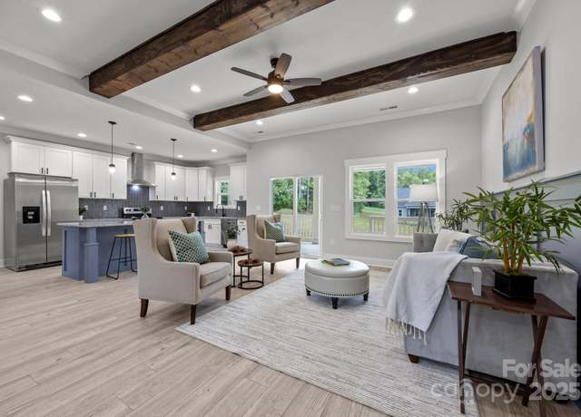 Property at 142 Crystal Heights Dr, Hendersonville, NC 28739, 3 beds, 2 baths