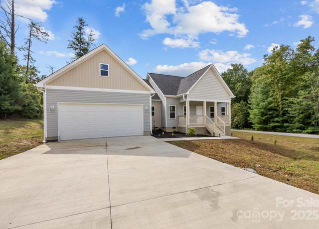 Property at 142 Crystal Heights Dr, Hendersonville, NC 28739, 3 beds, 2 baths