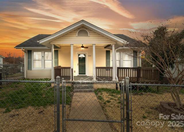 Property at 1111 W 4th Ave, Gastonia, NC 28052, 2 beds, 1 bath