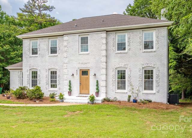 Property at 8337 Norcroft Dr, Charlotte, NC 28269, 4 beds, 2.5 baths
