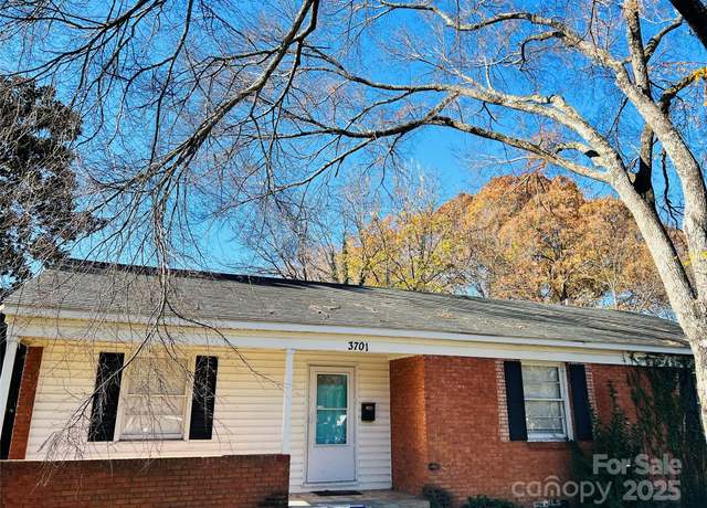 Property at 3701 Tipperary Pl, Charlotte, NC 28215, 3 beds, 2 baths