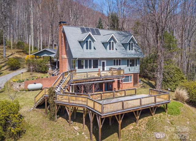 Property at 191 Cataloochee Ln, Waynesville, NC 28785, 3 beds, 3.5 baths