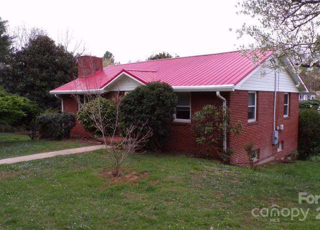 Property at 41 Wesley Branch Rd, Asheville, NC 28806, 3 beds, 1 bath
