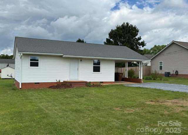 Property at 2109 Boggs St, Lincolnton, NC 28092, 2 beds, 1 bath