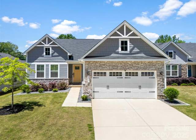 Property at 2217 Goldwood Dr, Charlotte, NC 28215, 3 beds, 2 baths