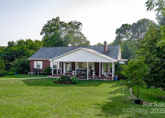 Property at 3021 Davis Park Rd, Gastonia, NC 28052, 4 beds, 3 baths