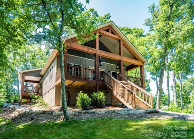 Property at 138 Appalachian Village Rd, Asheville, NC 28804, 3 beds, 2 baths