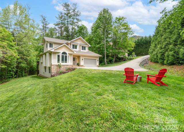 Property at 33 Village Pointe Ln, Asheville, NC 28803, 4 beds, 3.5 baths